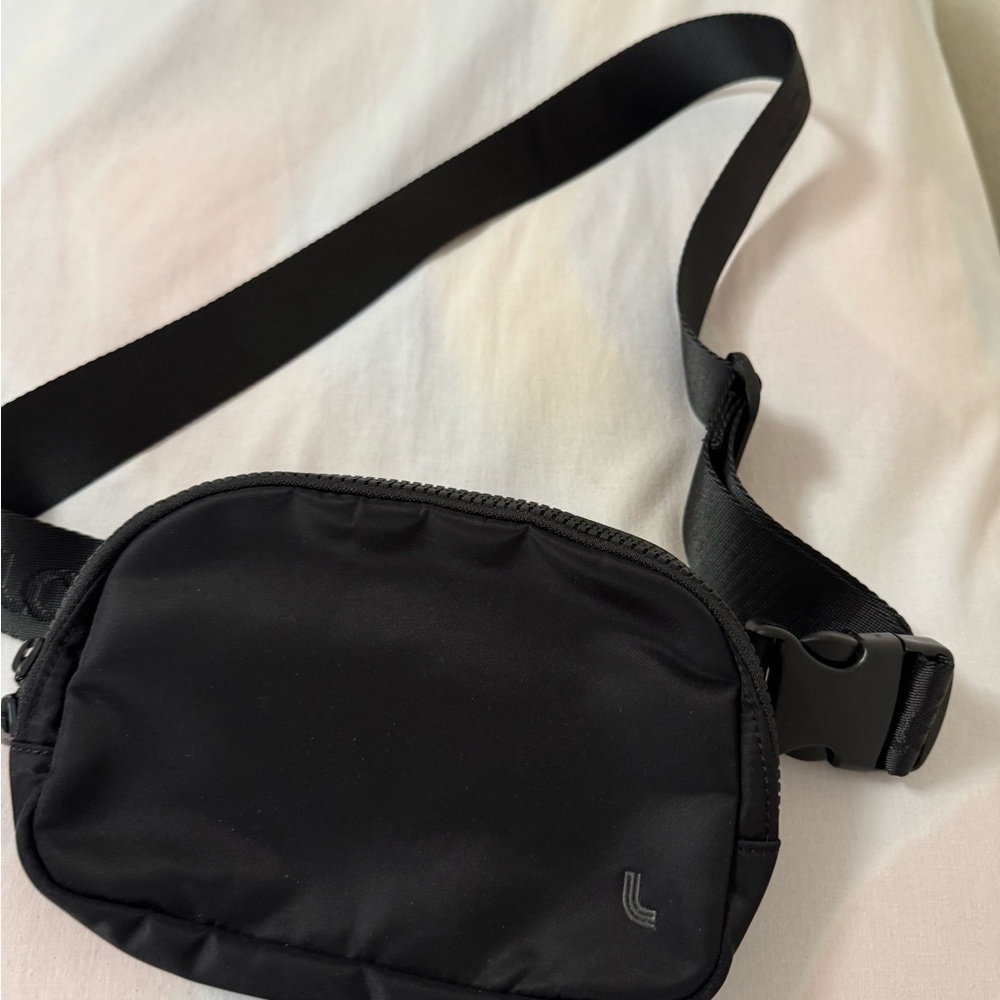 Lole Black Belt Bag